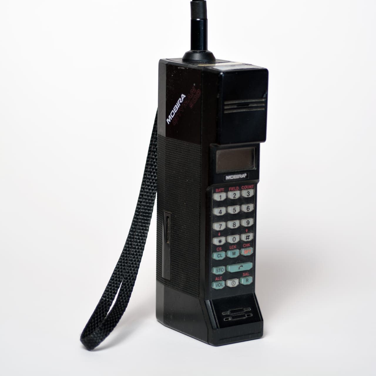 “The Gorba Phone” Mobira Cityman 900