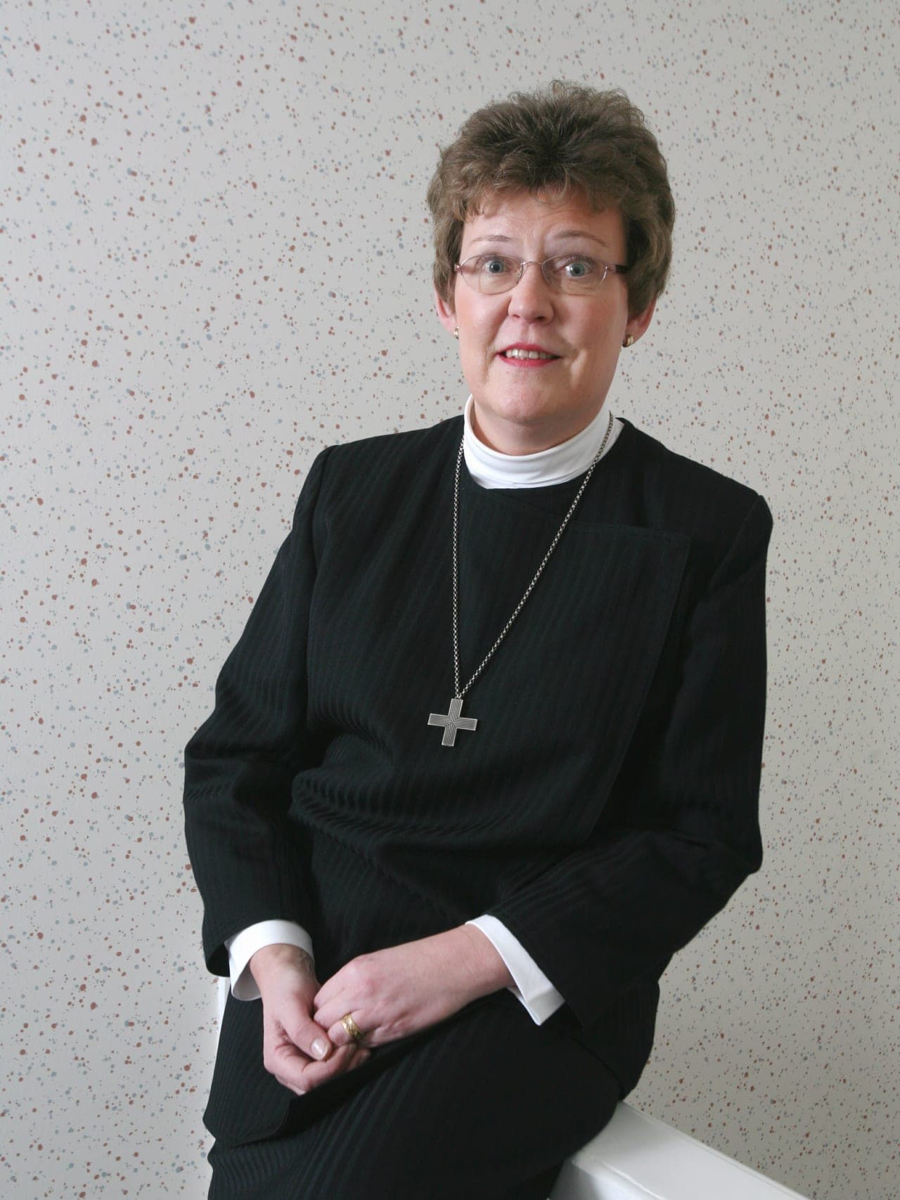 Vuokko outfit for female pastor